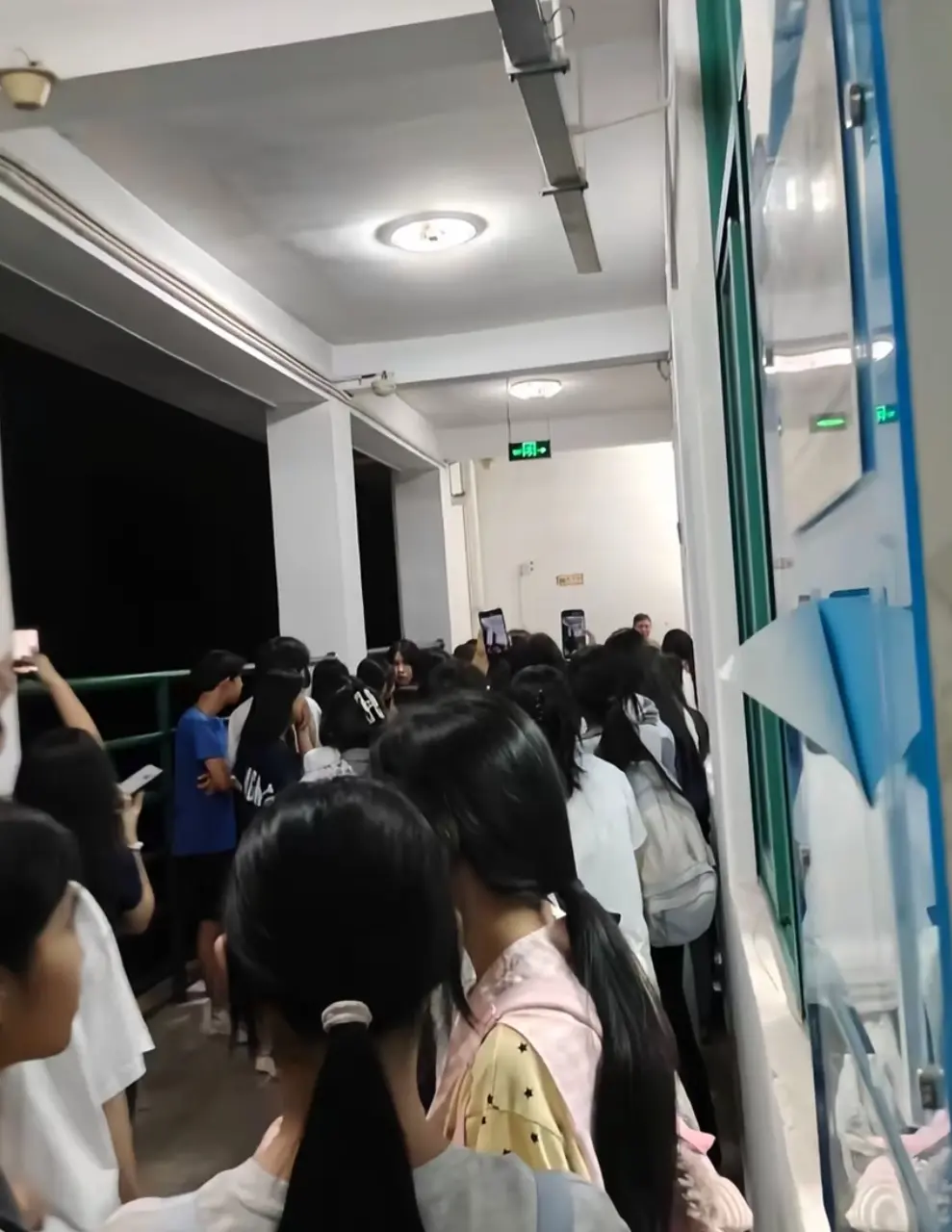 《梅州市职业技术学院女厕双胞胎成长记》超清1080P版《梅州市职业技术学院女厕双胞胎成长记》无删减全集在线观看