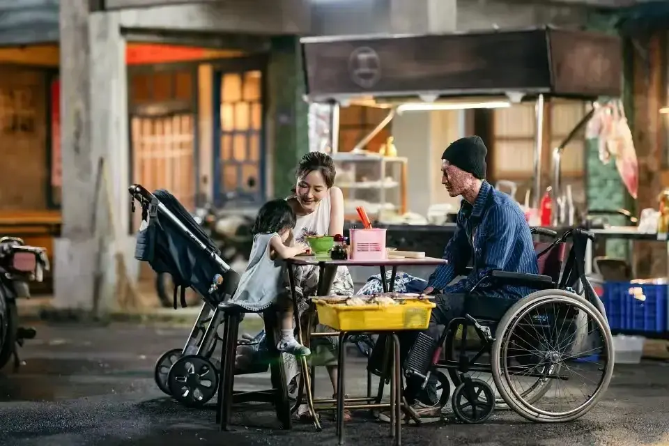 《动物感伤的清晨》未删减版：在《动物感伤的清晨》的雾霭中，感受底层灵魂的孤寂与挣扎